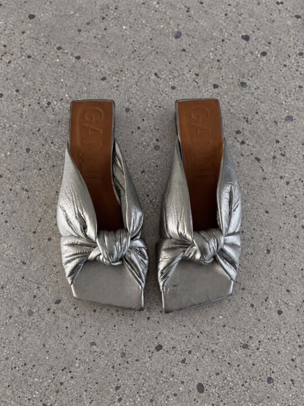 Ganni Soft Knot Flat Sandals Mule - Silver Women's Sz 37 / 7 US ❤️